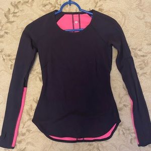 Lululemon thumbhole top
